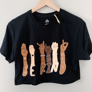 "be kind" graphic tee